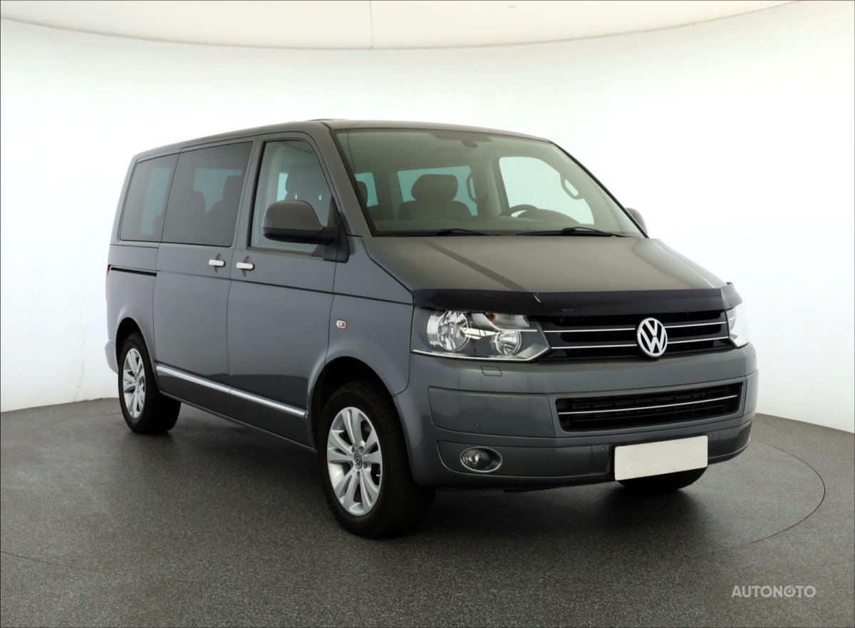 Volkswagen Multivan, 2011 - celkový pohled