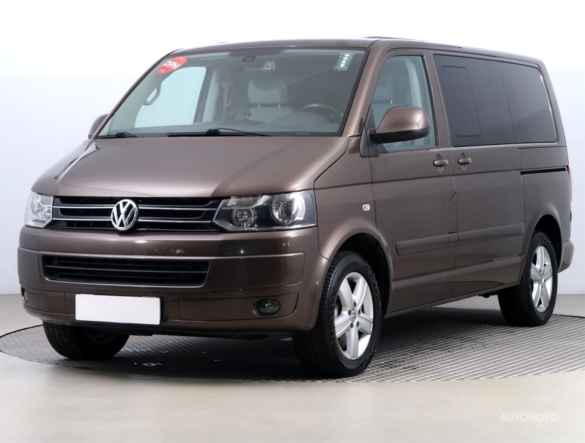 Volkswagen Multivan, 2010 - pohled č. 3