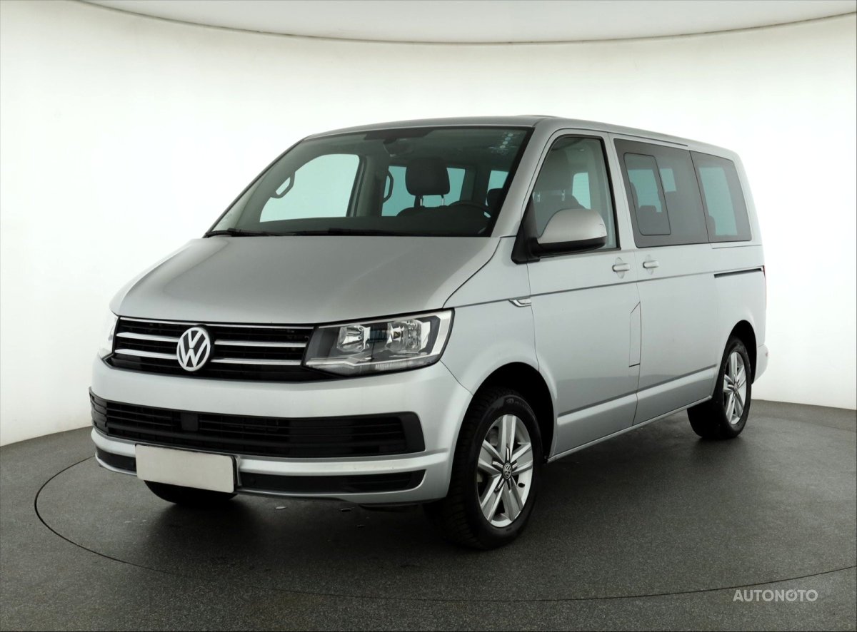 Volkswagen Multivan, 2017 - pohled č. 3