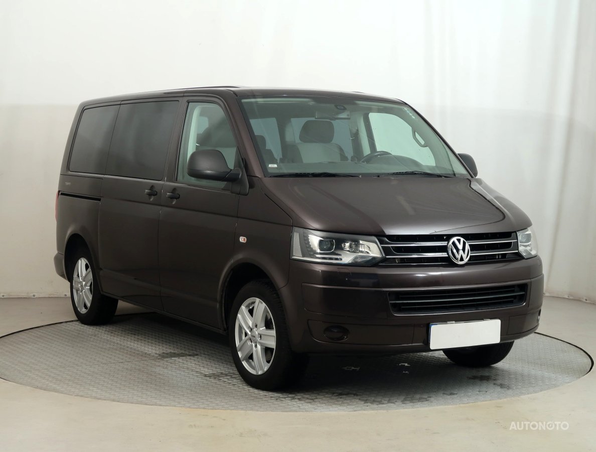 Volkswagen Multivan, 2012 - celkový pohled