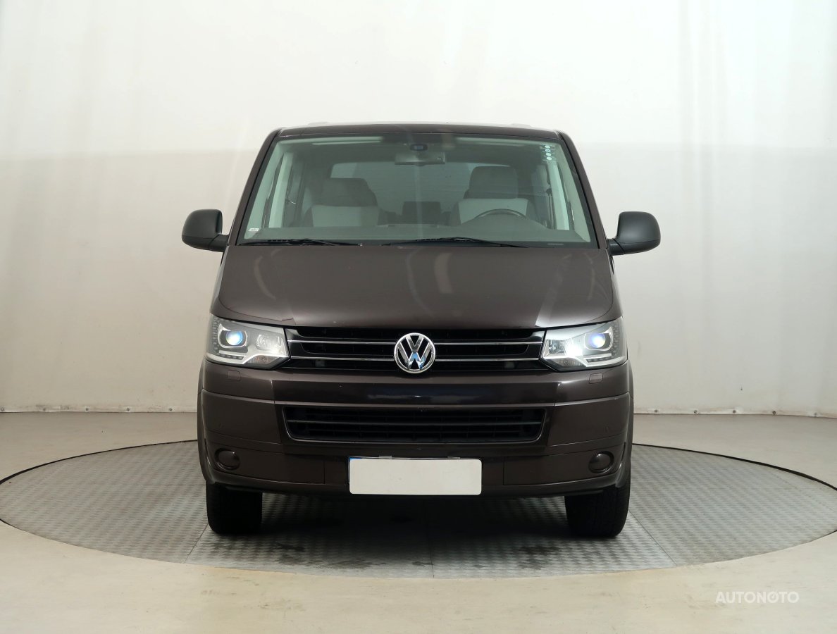 Volkswagen Multivan, 2012 - pohled č. 2