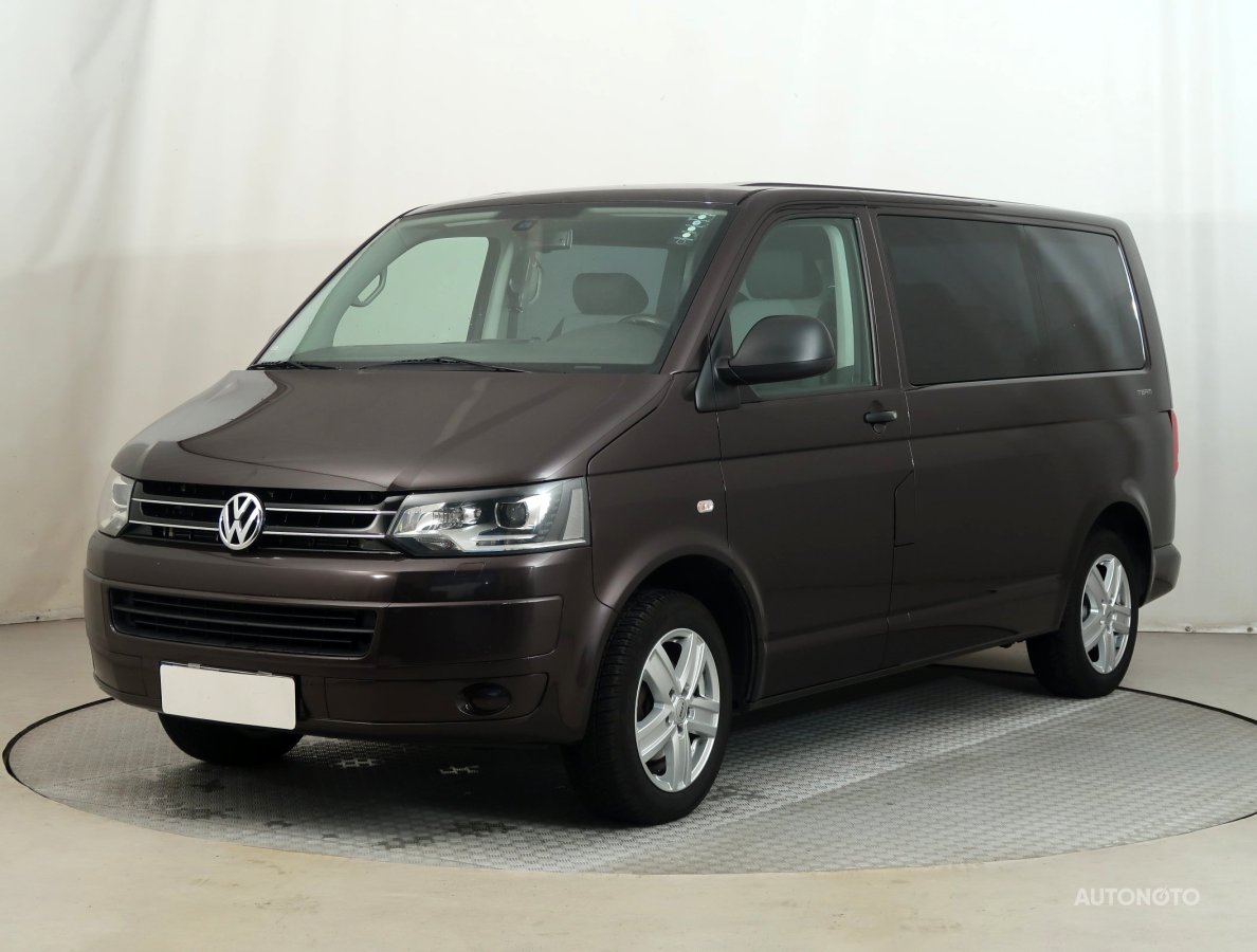Volkswagen Multivan, 2012 - pohled č. 3