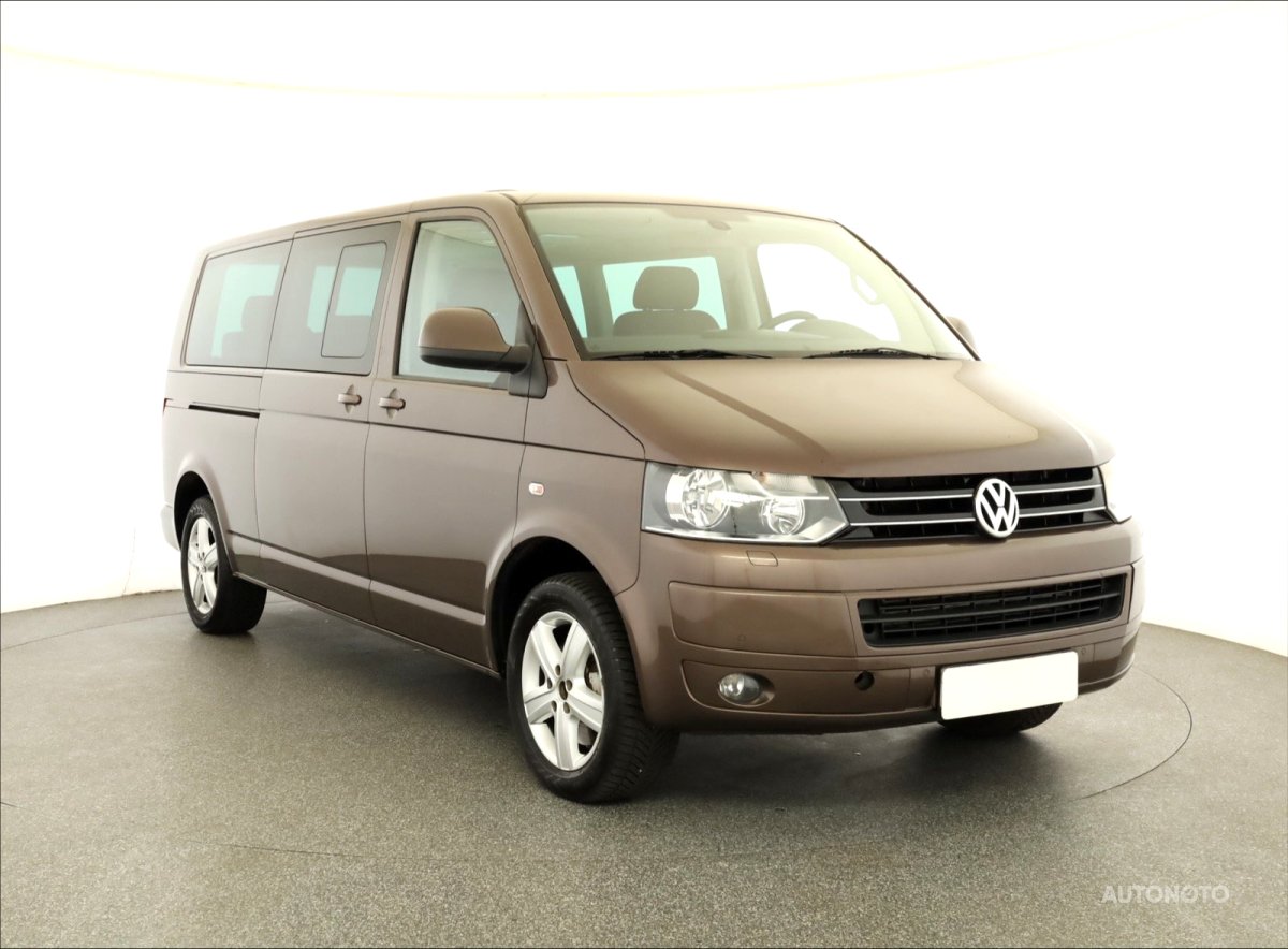 Volkswagen Multivan, 2010 - celkový pohled