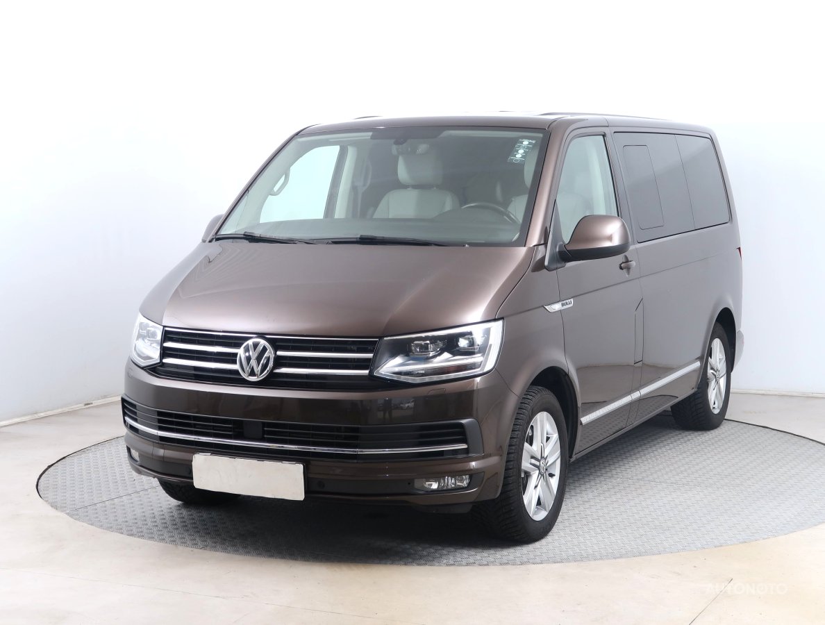 Volkswagen Multivan, 2016 - pohled č. 3