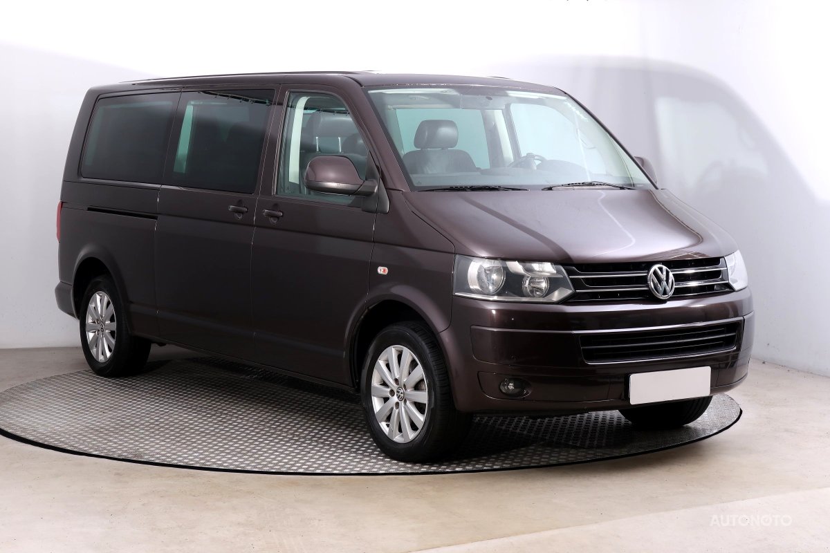 Volkswagen Multivan, 2011 - celkový pohled