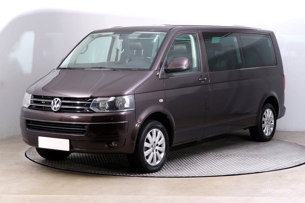 Volkswagen Multivan, 2011 - pohled č. 3