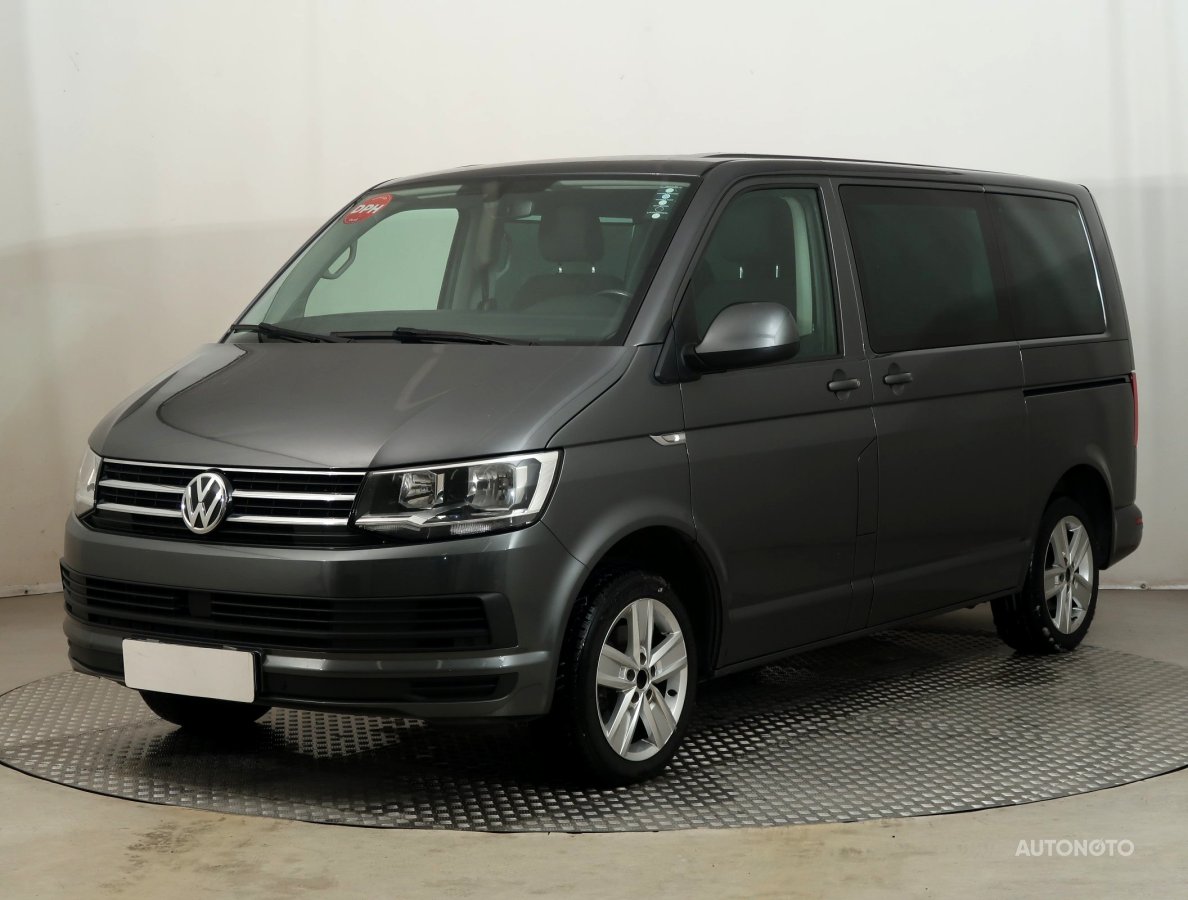 Volkswagen Multivan, 2017 - pohled č. 3