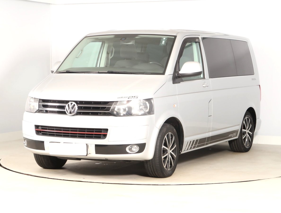 Volkswagen Multivan, 2015 - pohled č. 3