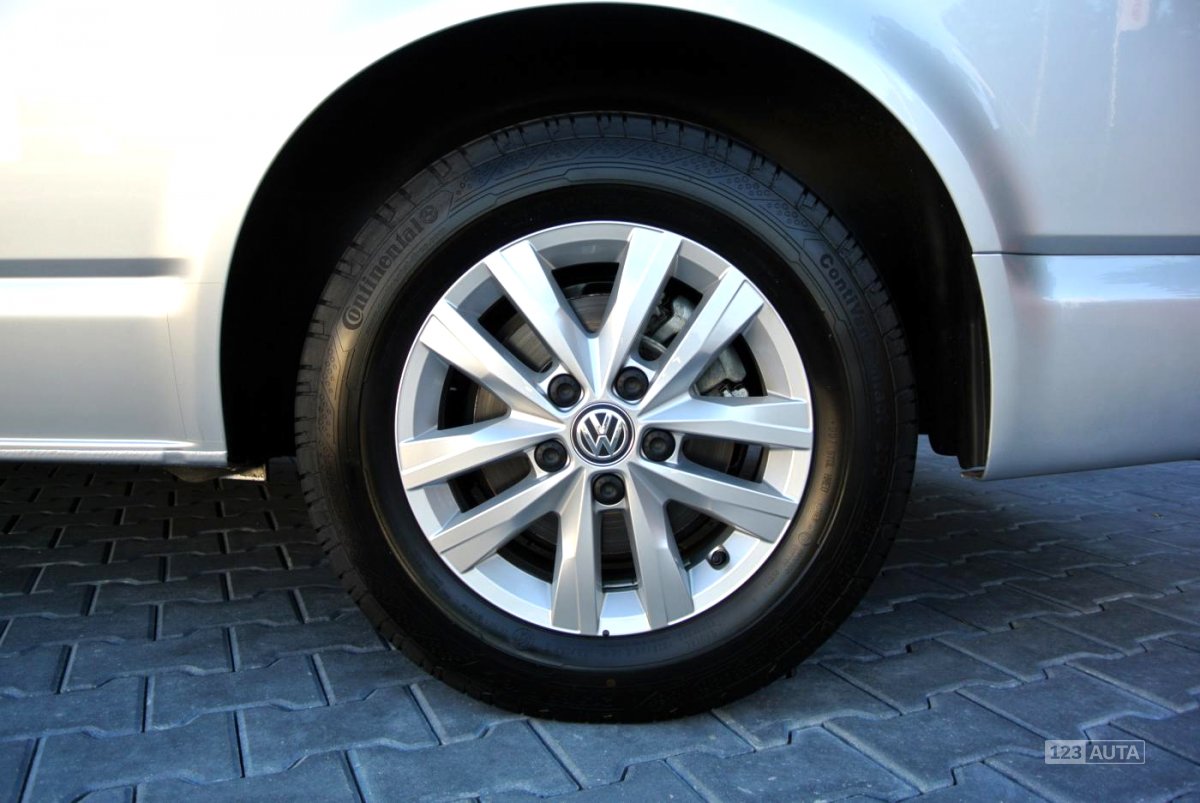 Volkswagen Multivan, 2016 - pohled č. 10