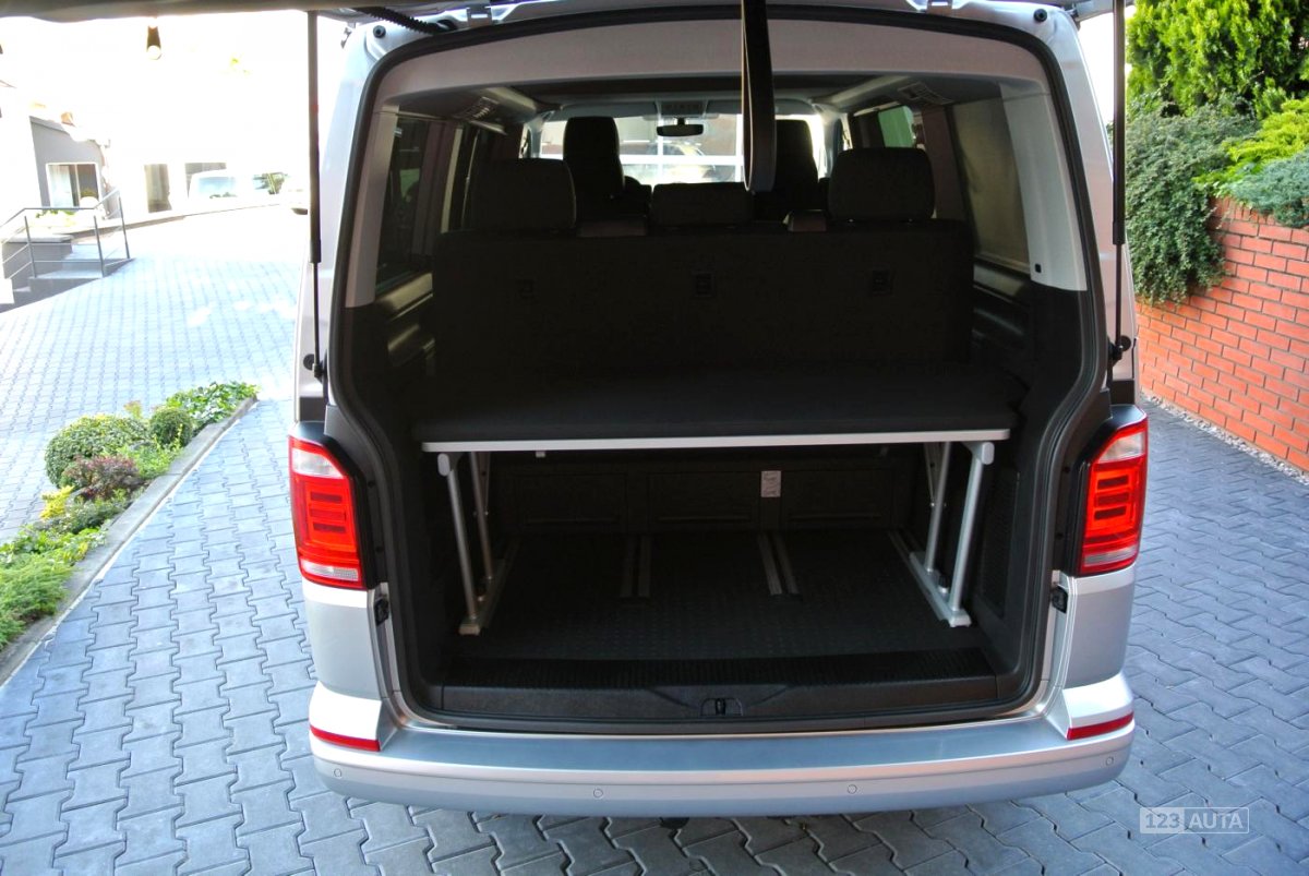 Volkswagen Multivan, 2016 - pohled č. 21