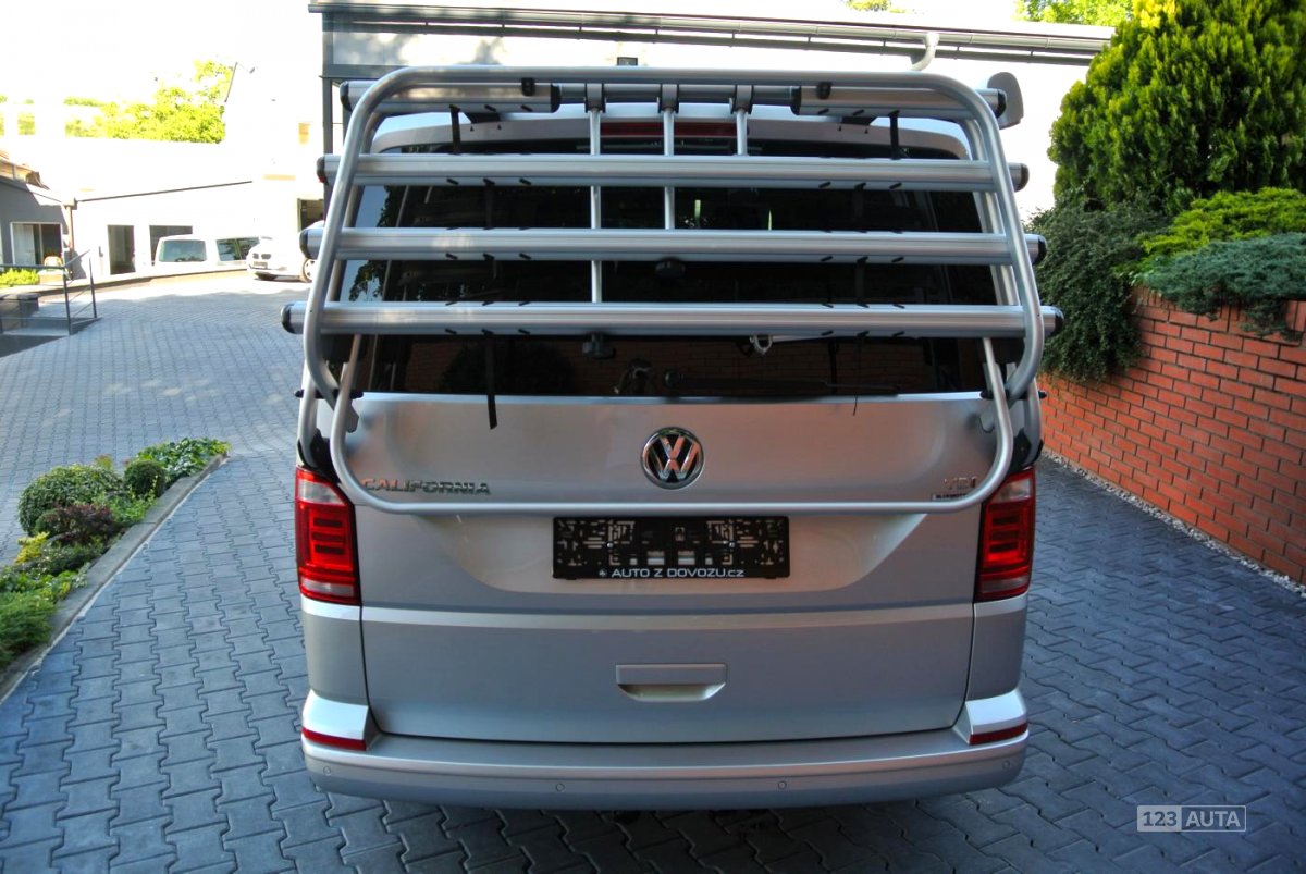 Volkswagen Multivan, 2016 - pohled č. 7