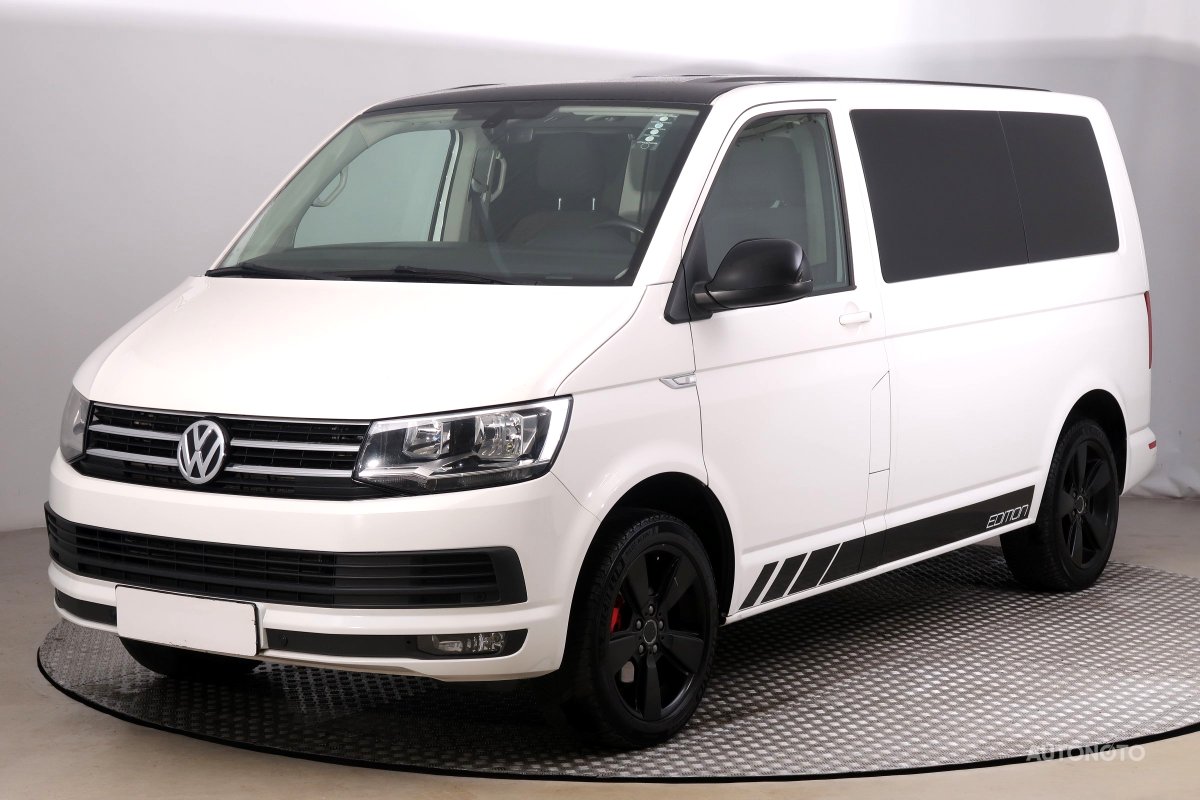 Volkswagen Multivan, 2015 - pohled č. 3