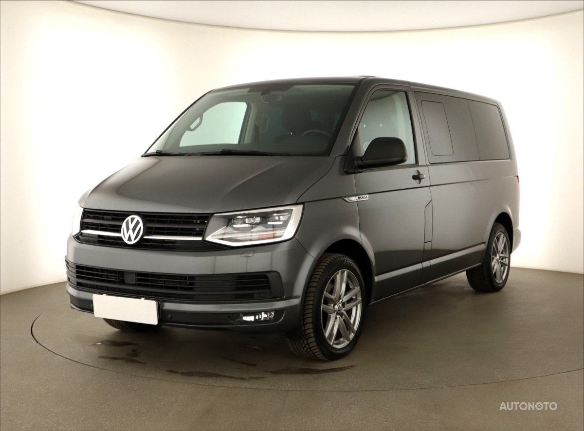 Volkswagen Multivan, 2017 - pohled č. 3