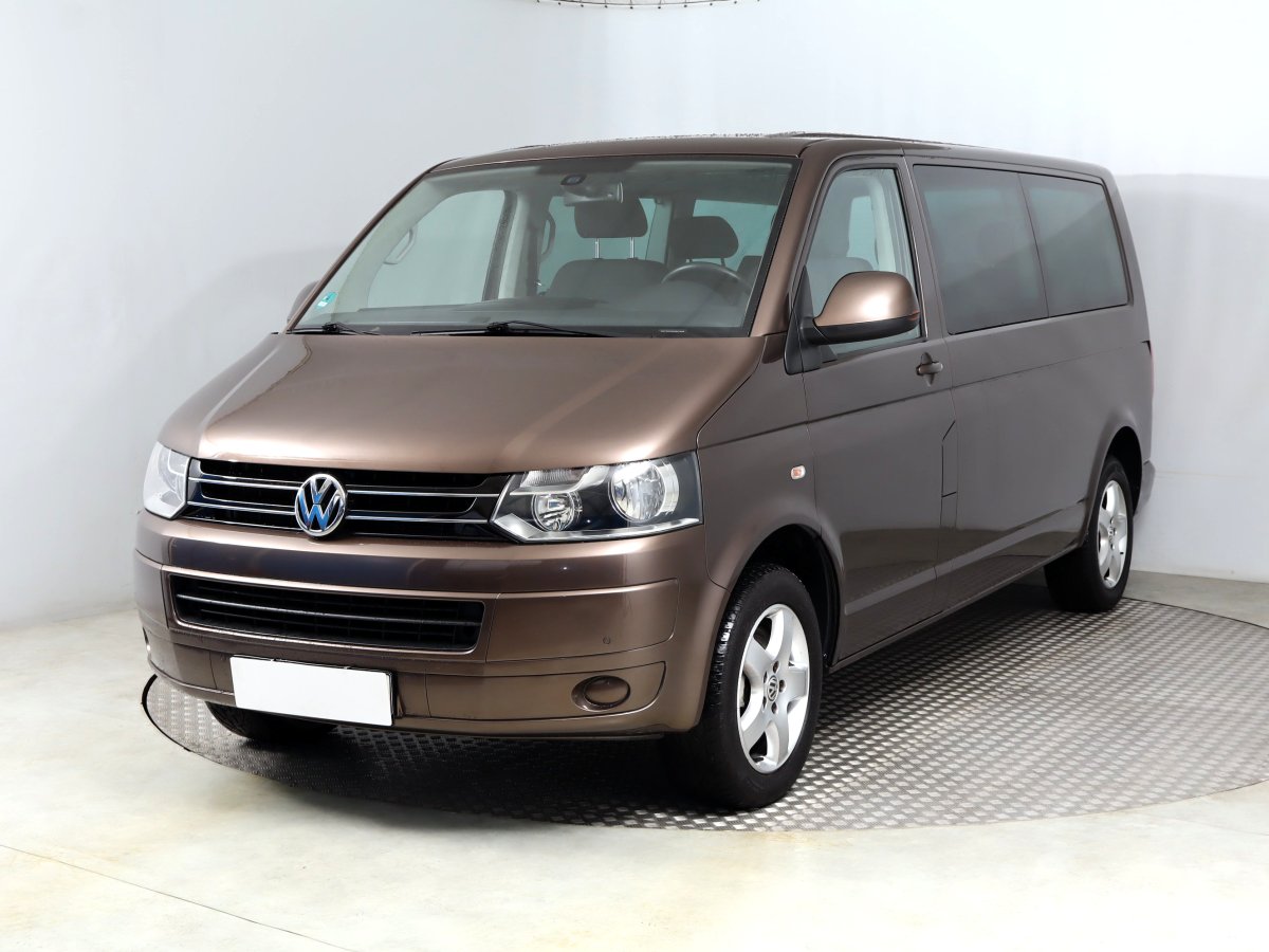 Volkswagen Multivan, 2011 - pohled č. 3