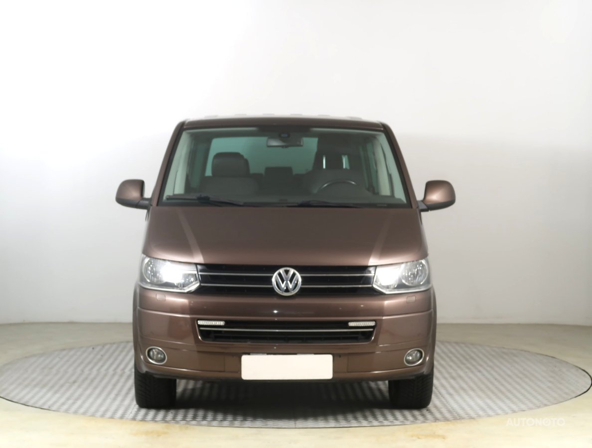 Volkswagen Multivan, 2010 - pohled č. 2