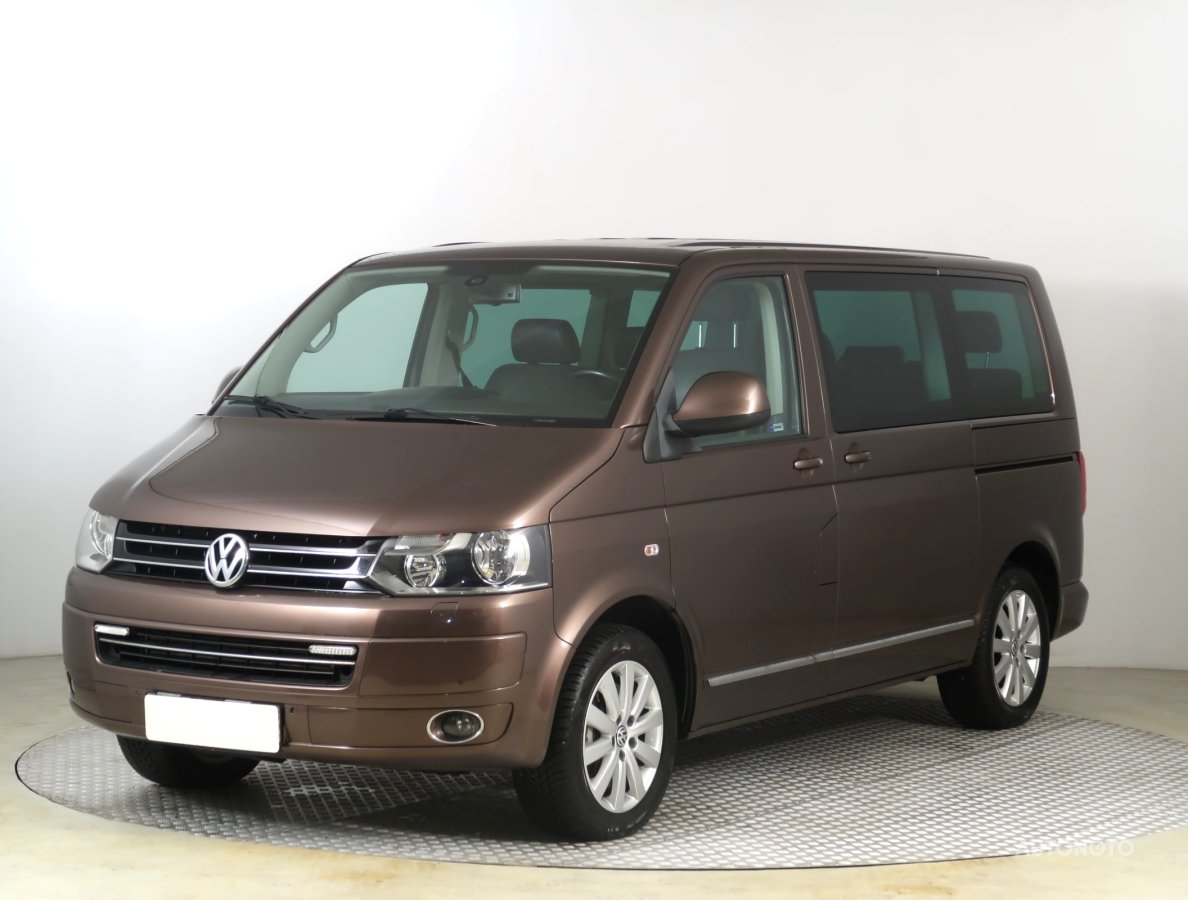 Volkswagen Multivan, 2010 - pohled č. 3