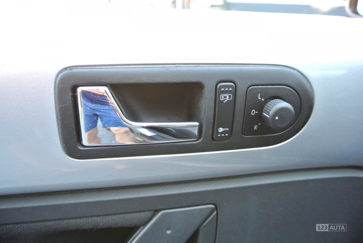 Volkswagen New Beetle, 2007 - pohled č. 19