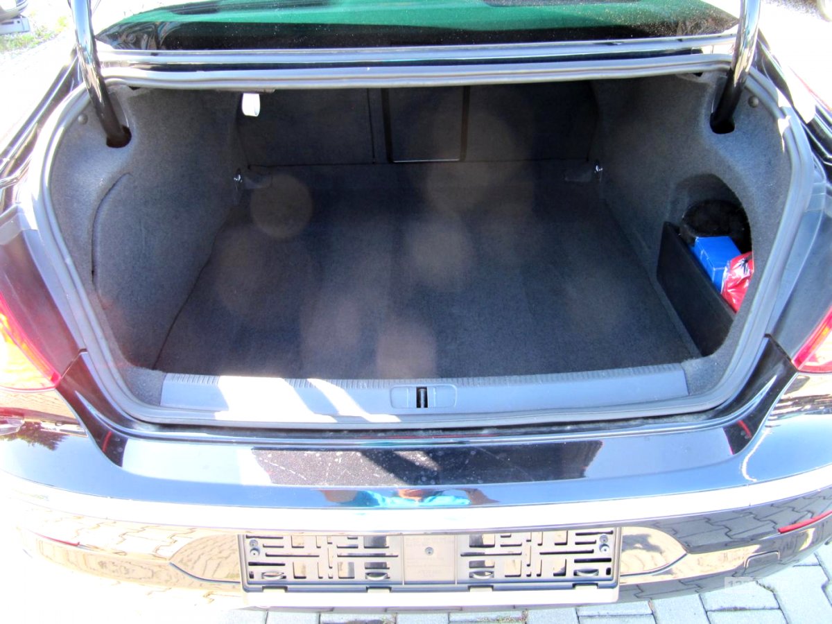 Volkswagen Passat CC, 2010 - pohled č. 10