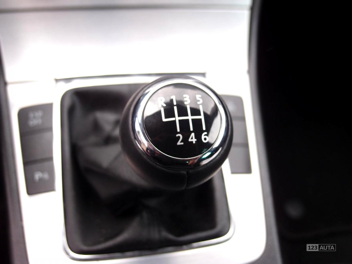 Volkswagen Passat CC, 2010 - pohled č. 20