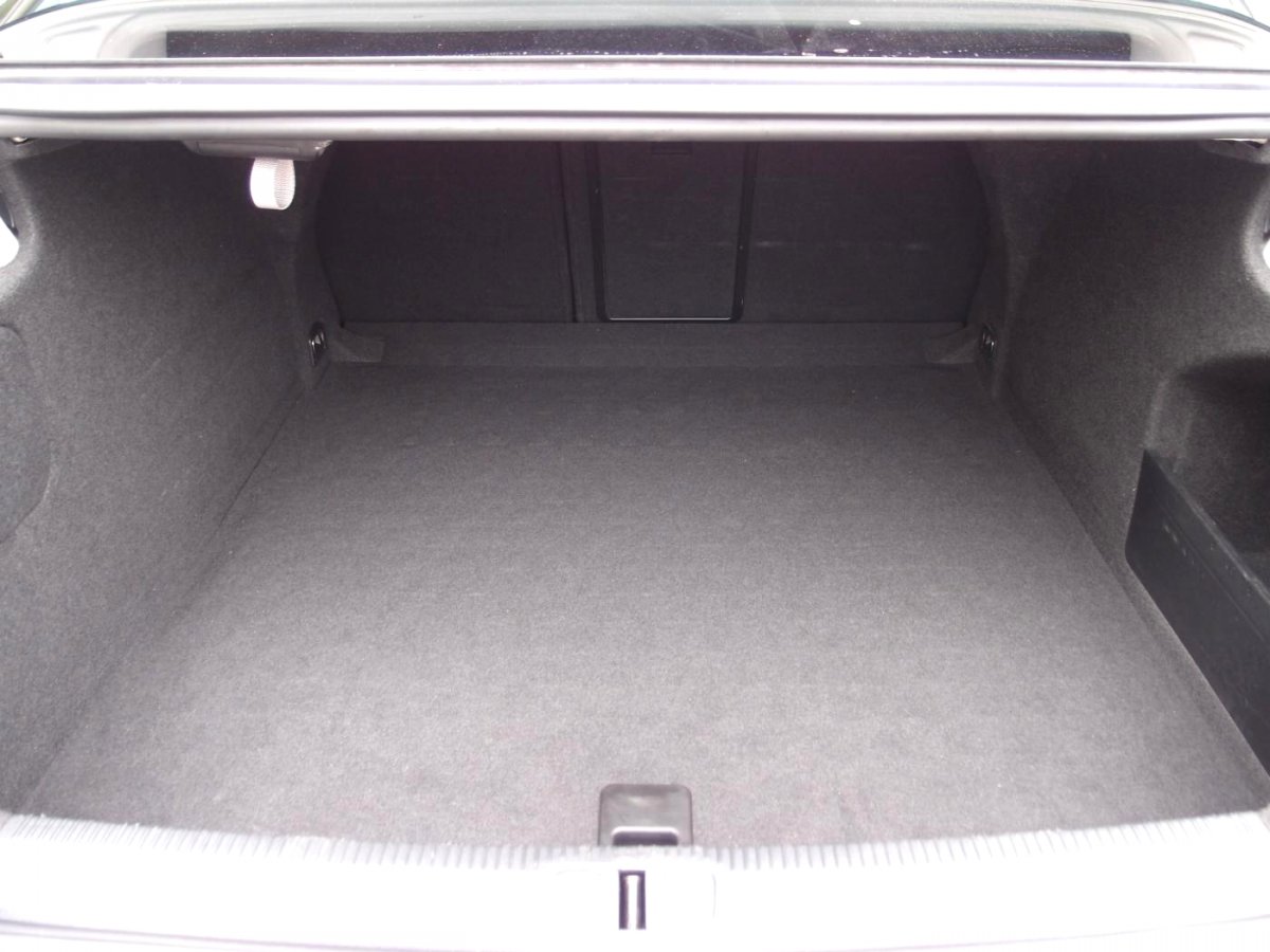 Volkswagen Passat CC, 2011 - pohled č. 13