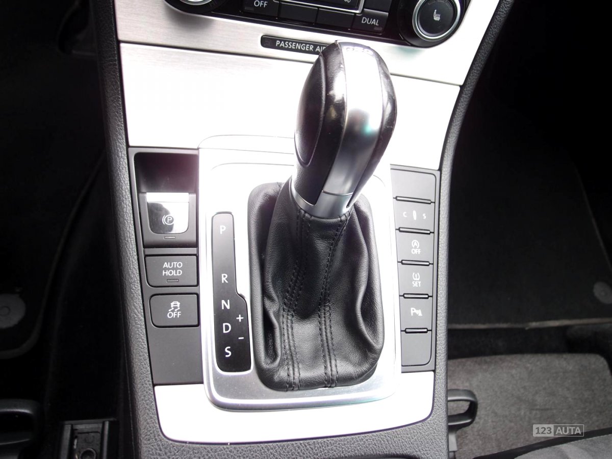 Volkswagen Passat CC, 2011 - pohled č. 21