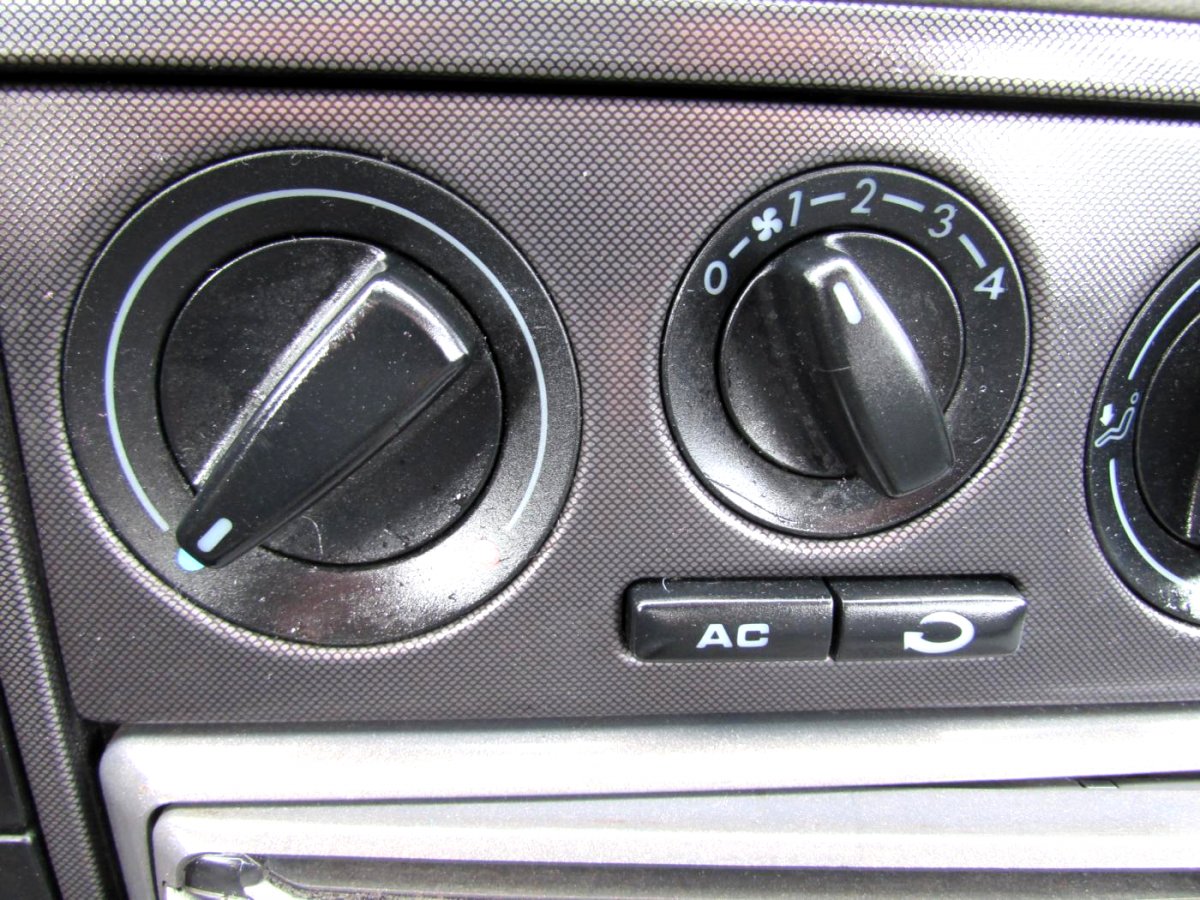 Volkswagen Passat, 2000 - pohled č. 25