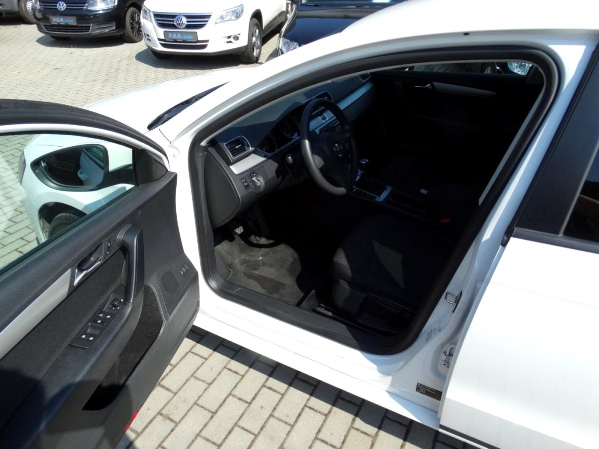 Volkswagen Passat, 2011 - pohled č. 10