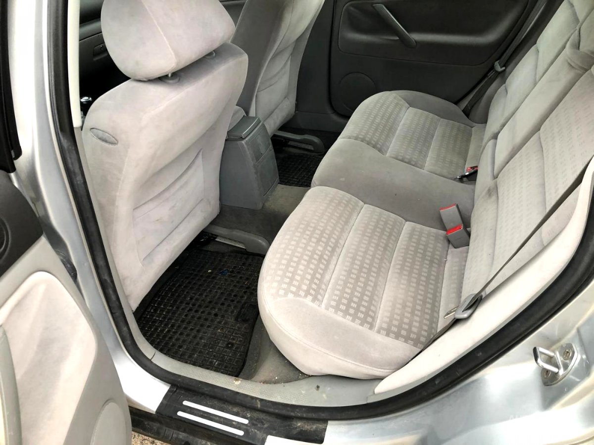 Volkswagen Passat, 2001 - pohled č. 2