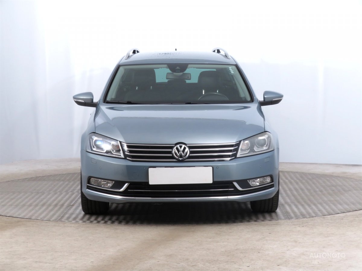 Volkswagen Passat, 2011 - pohled č. 2