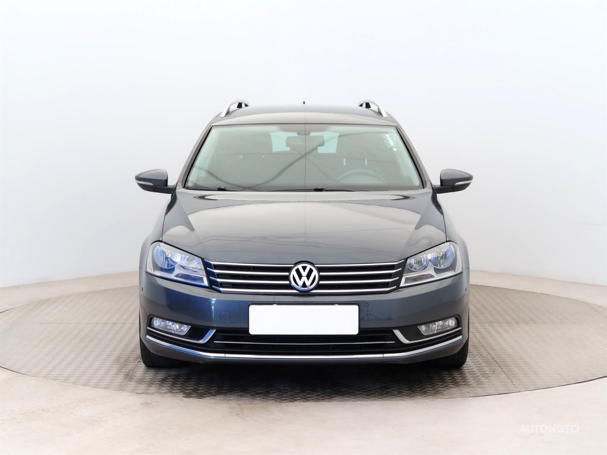 Volkswagen Passat, 2011 - pohled č. 2