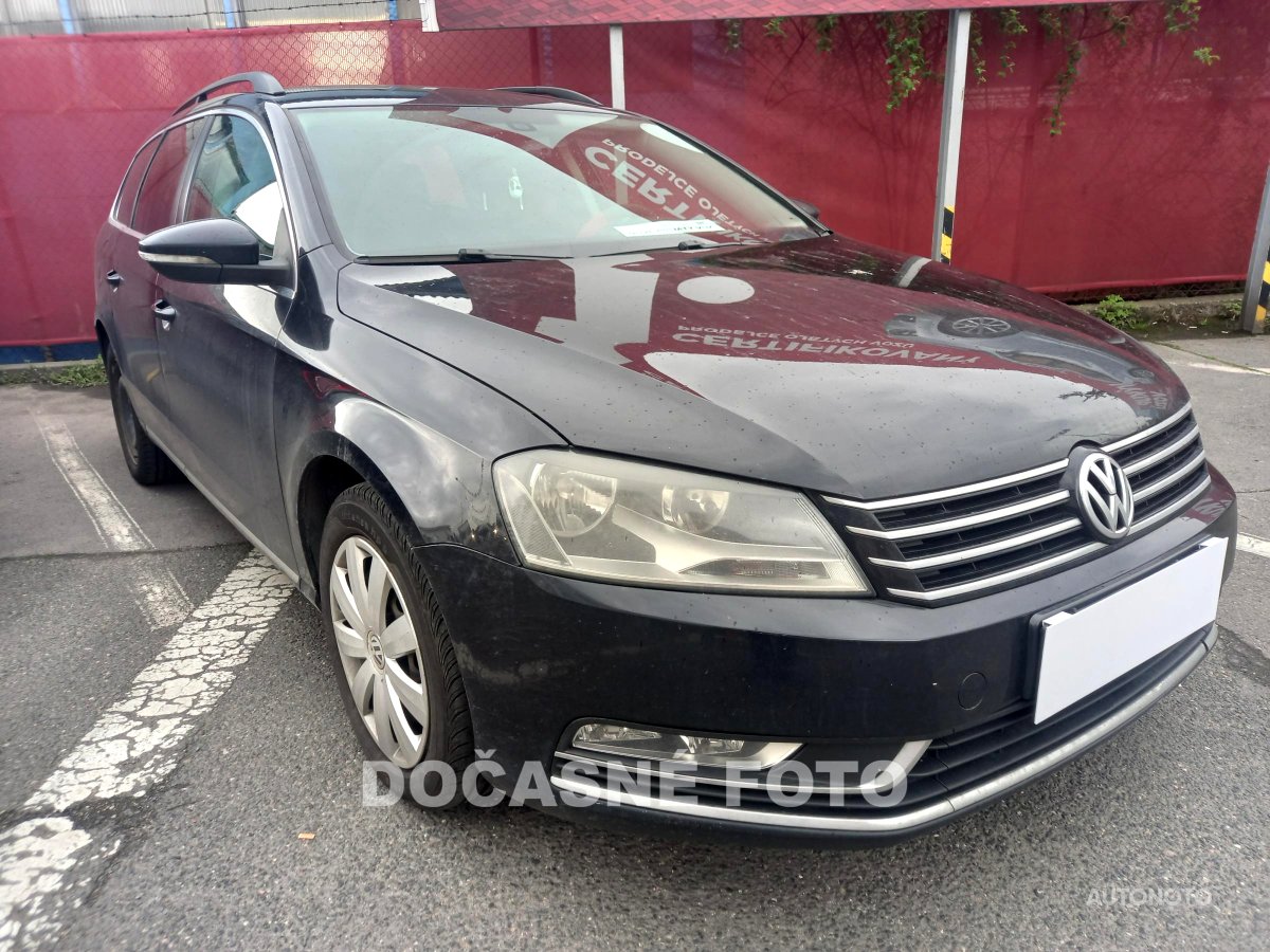 Volkswagen Passat, 2011 - celkový pohled