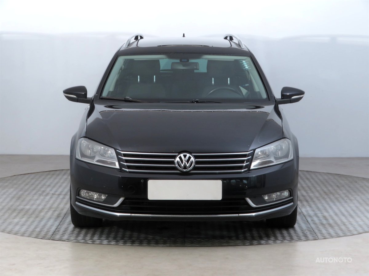 Volkswagen Passat, 2011 - pohled č. 2