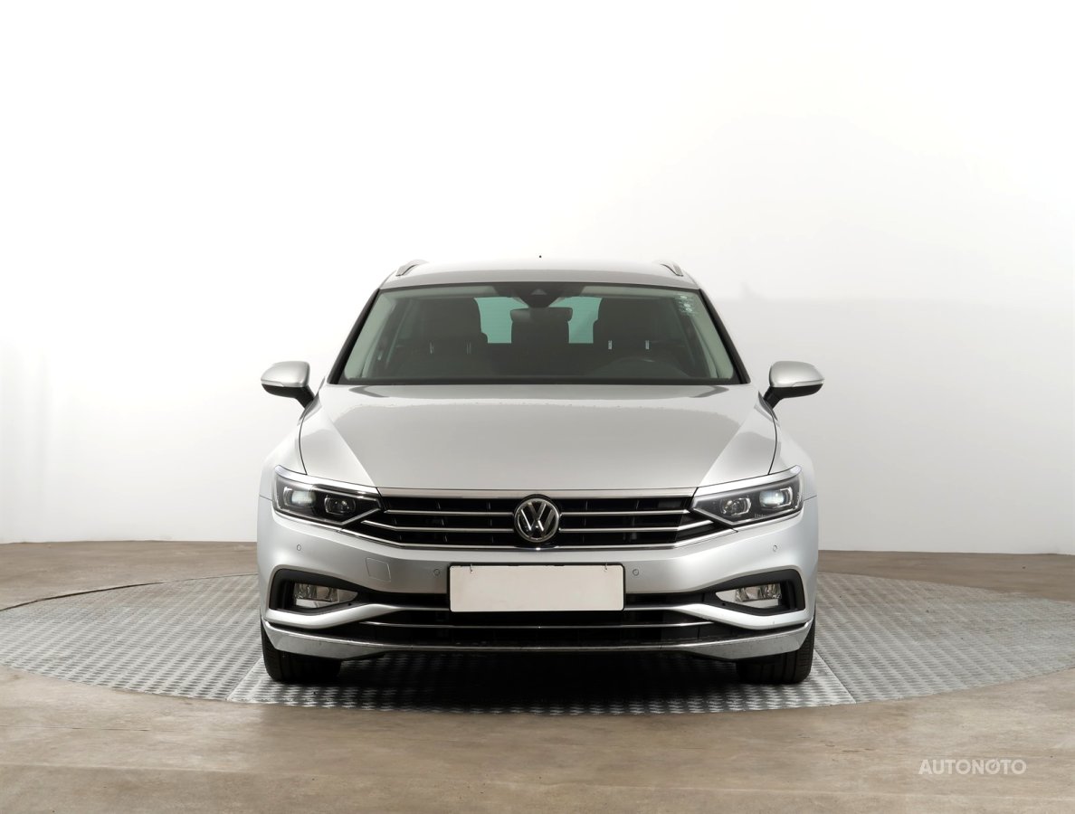 Volkswagen Passat, 2020 - pohled č. 2