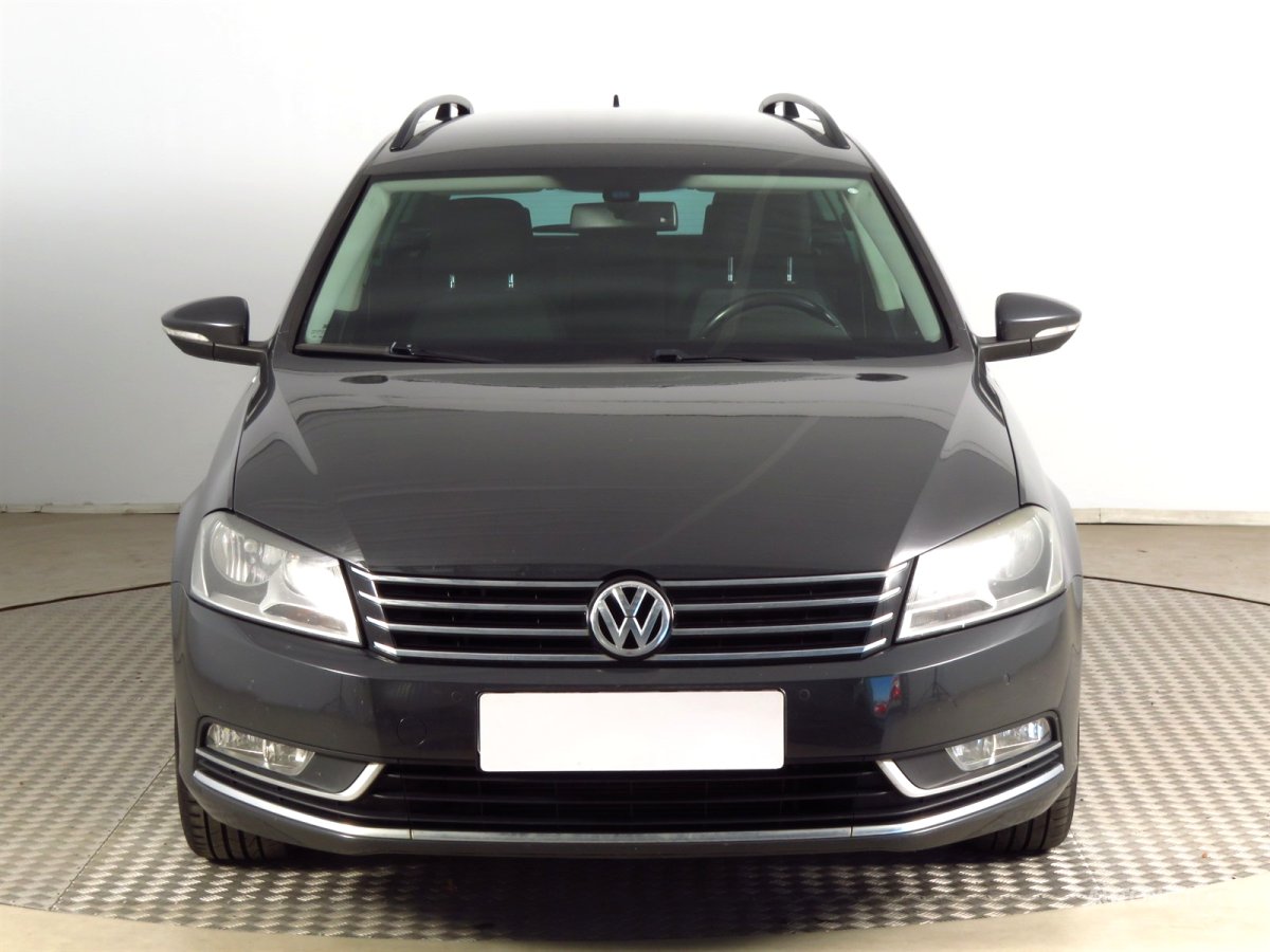 Volkswagen Passat, 2011 - pohled č. 2