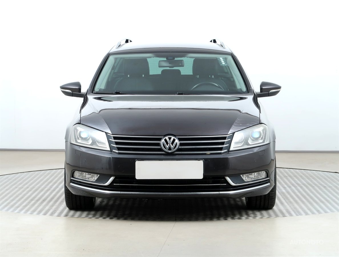 Volkswagen Passat, 2011 - pohled č. 2
