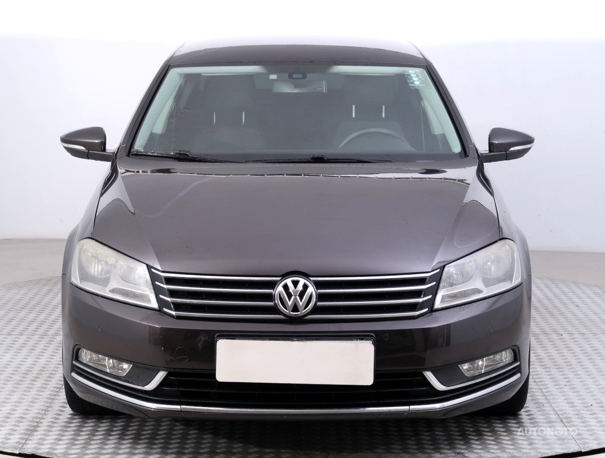 Volkswagen Passat, 2011 - pohled č. 2