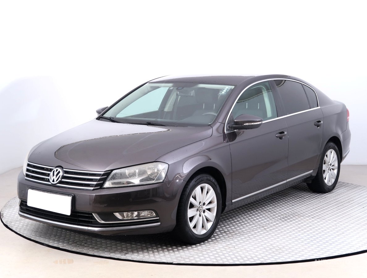Volkswagen Passat, 2011 - pohled č. 3