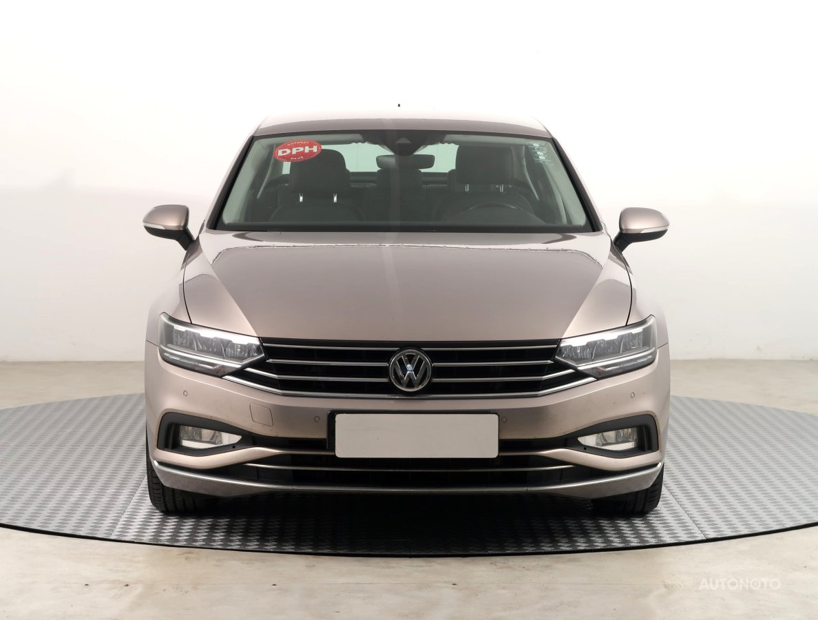 Volkswagen Passat, 2019 - pohled č. 2