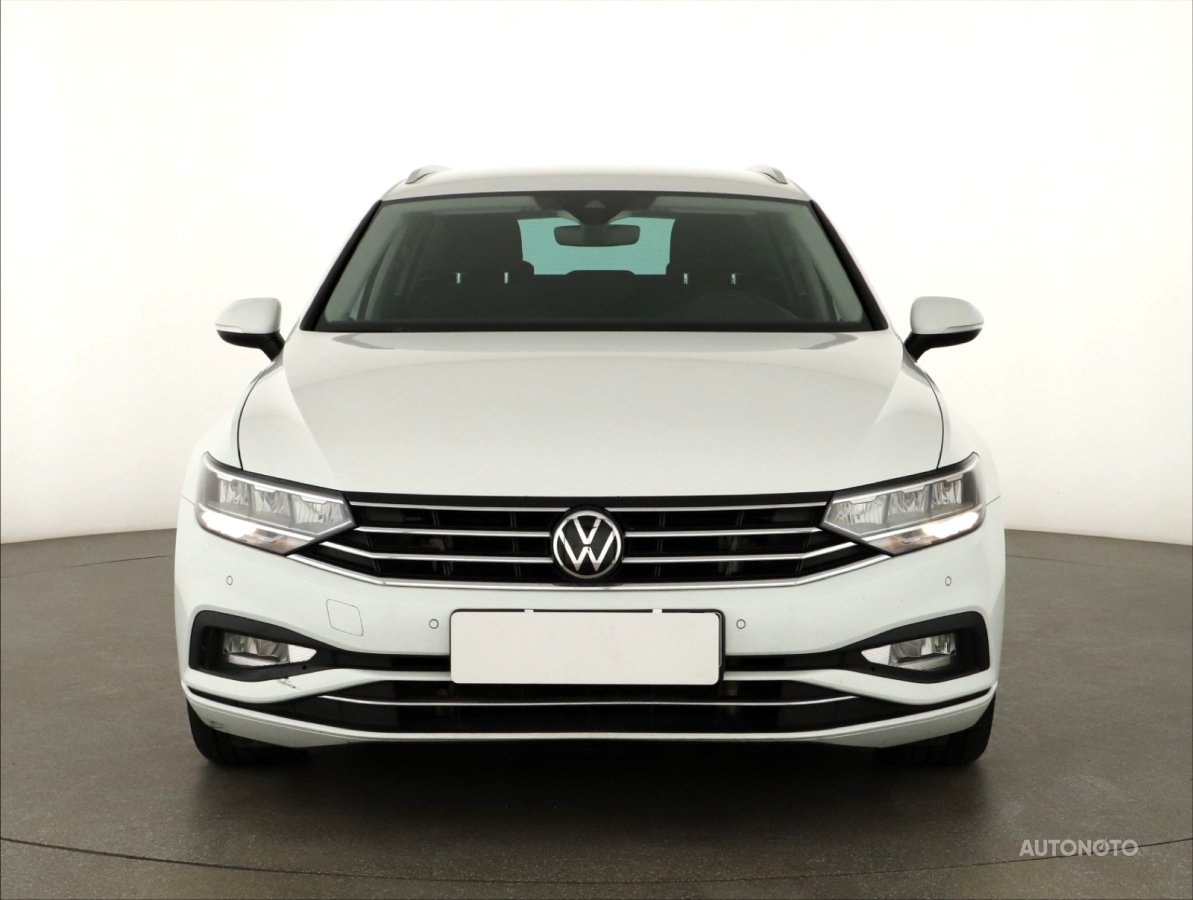 Volkswagen Passat, 2021 - pohled č. 2