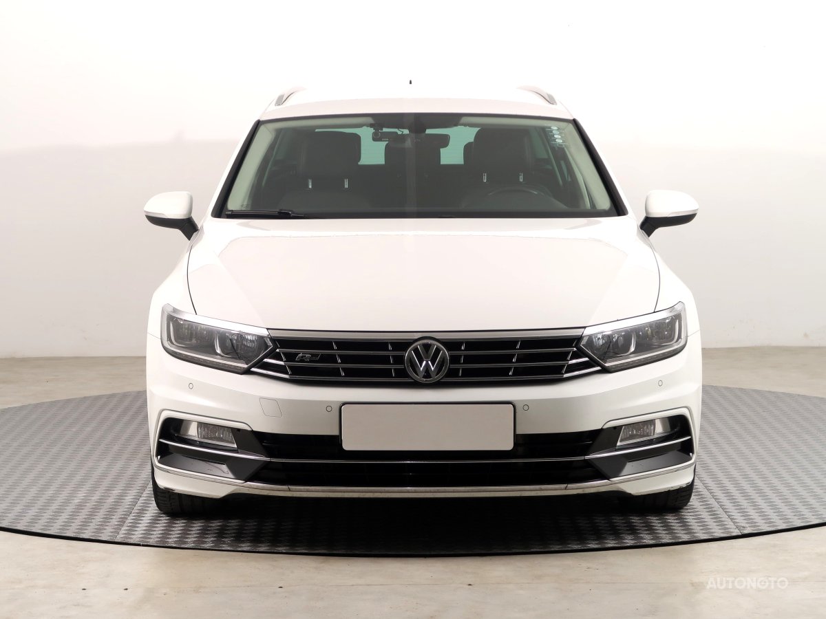 Volkswagen Passat, 2019 - pohled č. 2