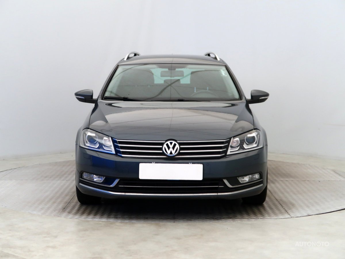 Volkswagen Passat, 2011 - pohled č. 2