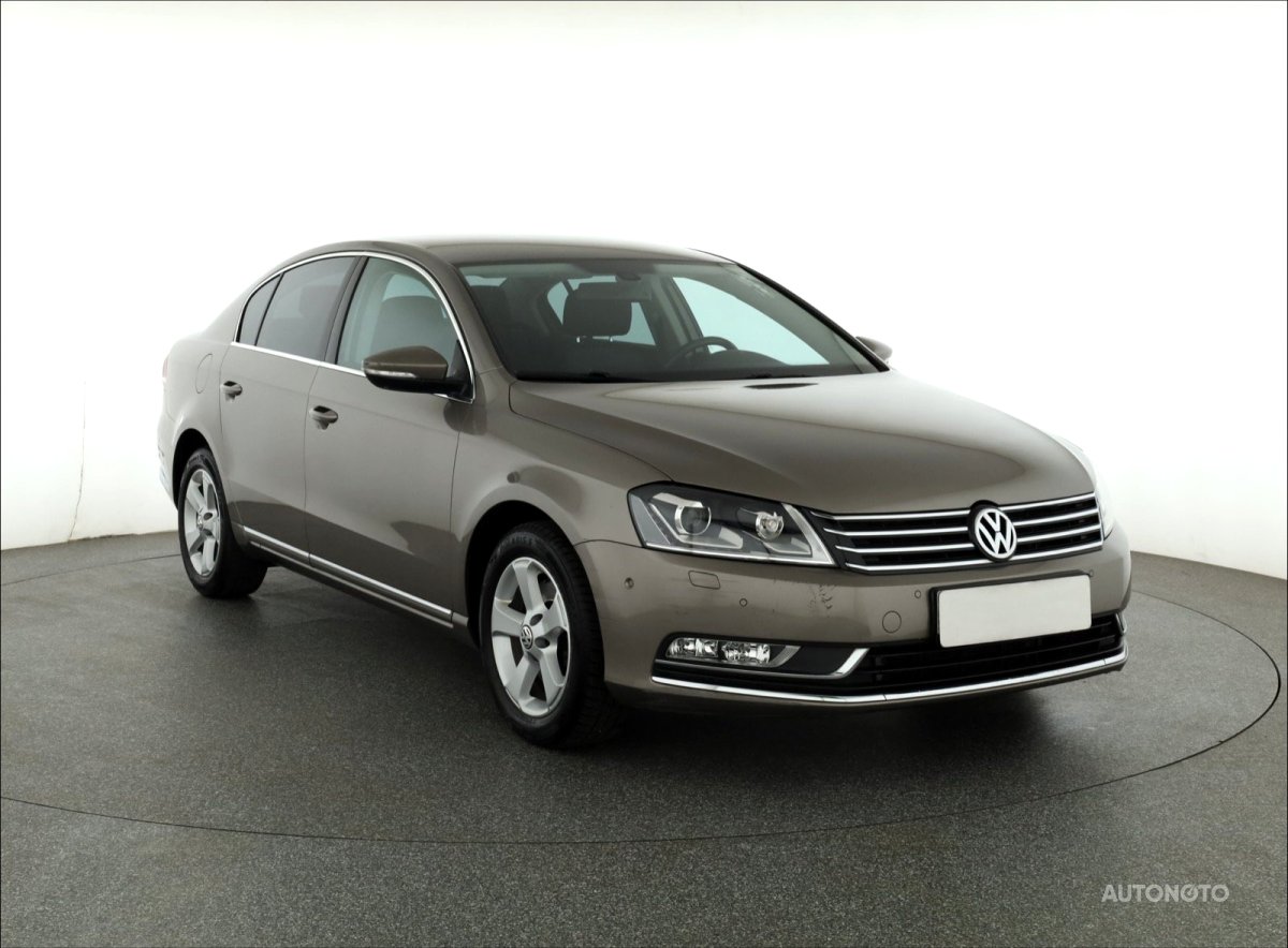 Volkswagen Passat, 2011 - celkový pohled