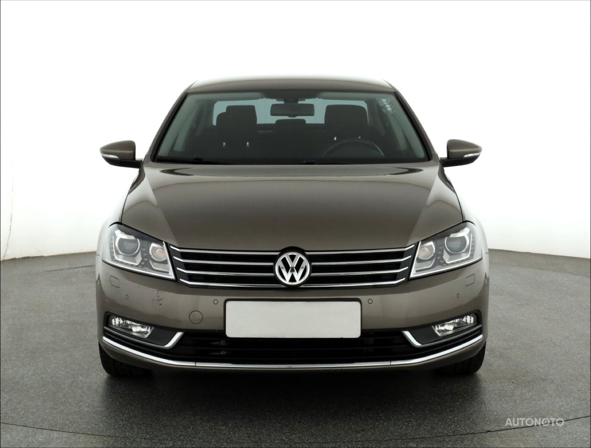 Volkswagen Passat, 2011 - pohled č. 2