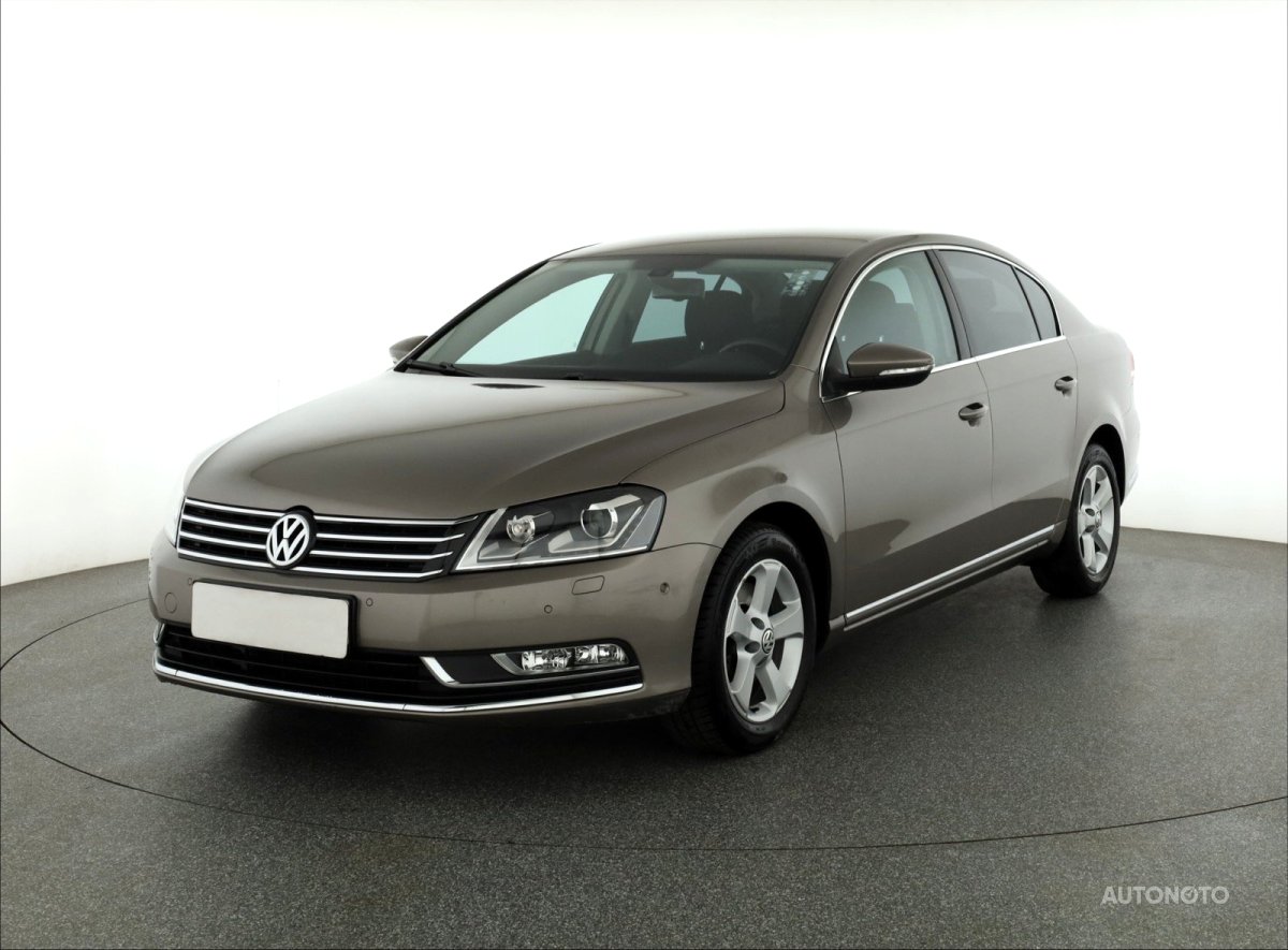 Volkswagen Passat, 2011 - pohled č. 3