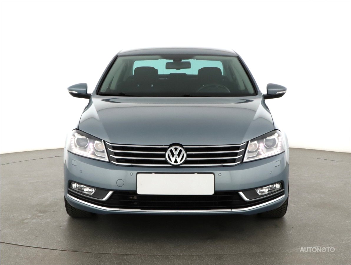 Volkswagen Passat, 2012 - pohled č. 2