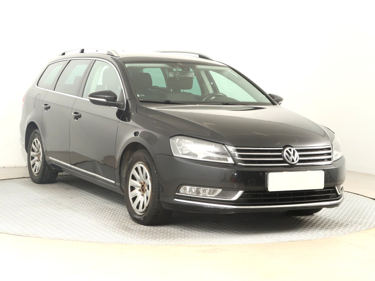 Volkswagen Passat, 2011 - celkový pohled