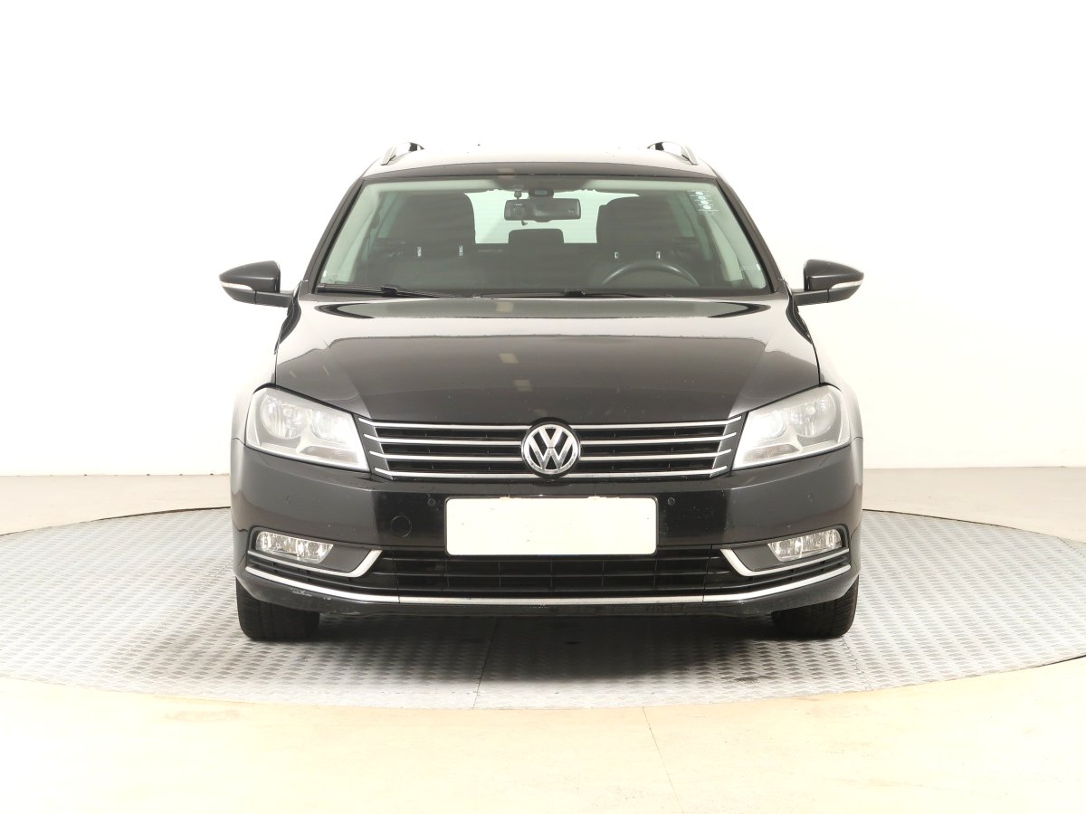 Volkswagen Passat, 2011 - pohled č. 2