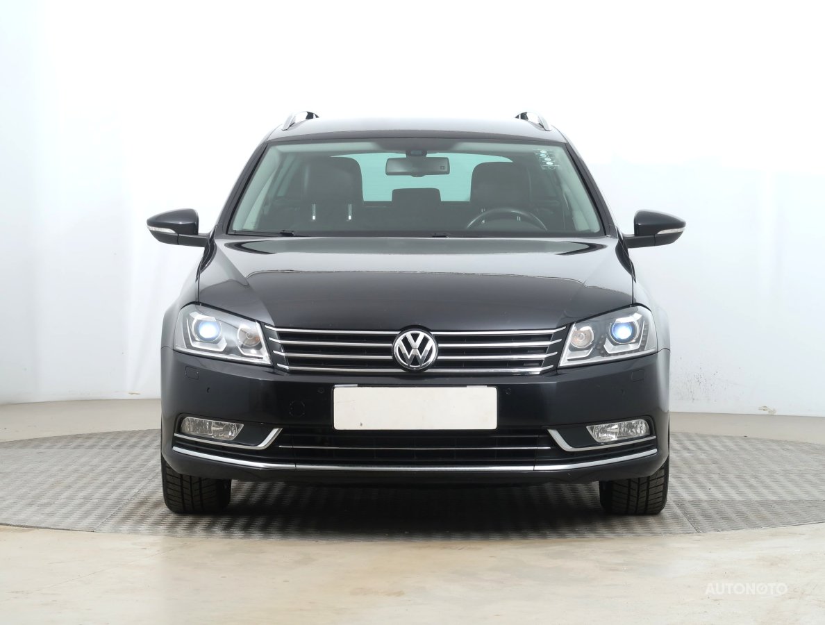 Volkswagen Passat, 2011 - pohled č. 2