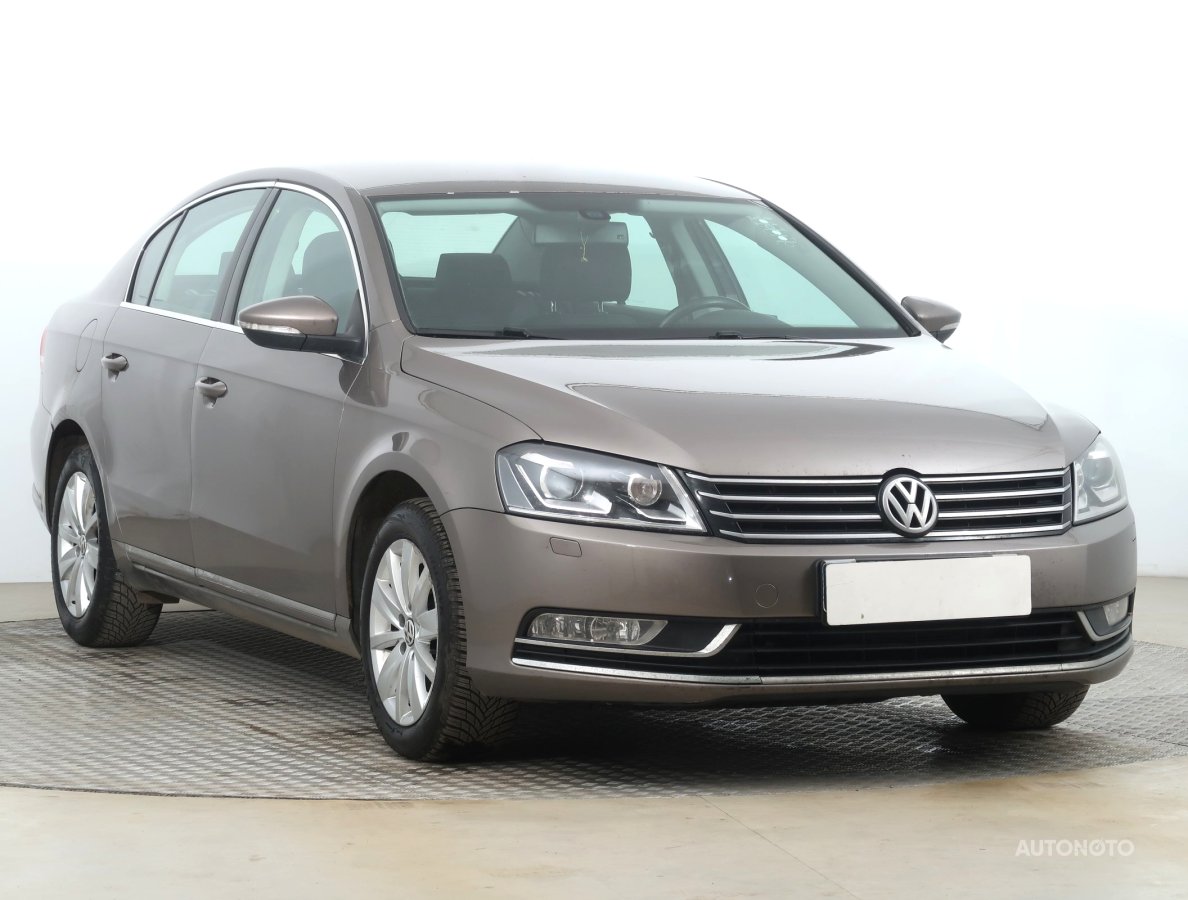 Volkswagen Passat, 2011 - celkový pohled