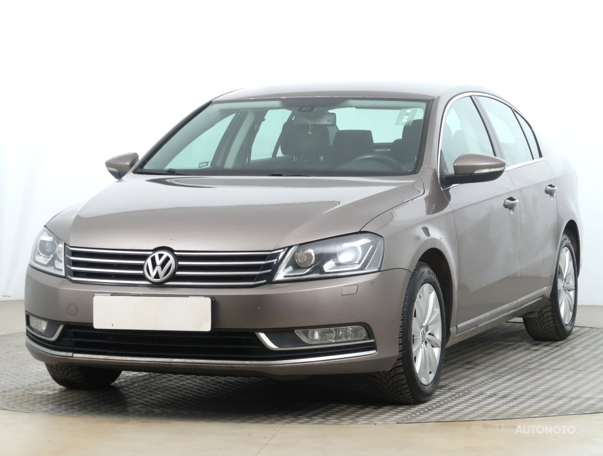 Volkswagen Passat, 2011 - pohled č. 3